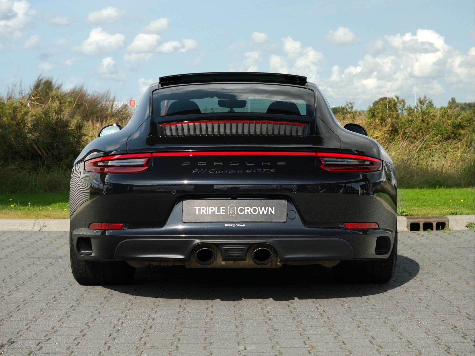 Porsche 911 3.0 Carrera 4 GTS | Burmester